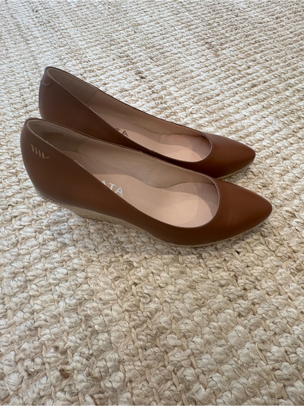 Viscata Classic Women's Brown Leather Pointed-Toe Wedge Pumps